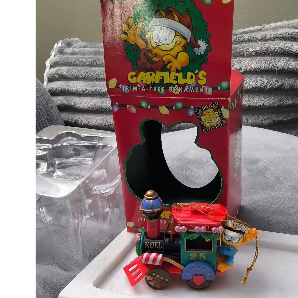 Vintage 1996 PAWS GARFIELD Christmas Trim-A-Tree Ornament w/ Box Train Engine